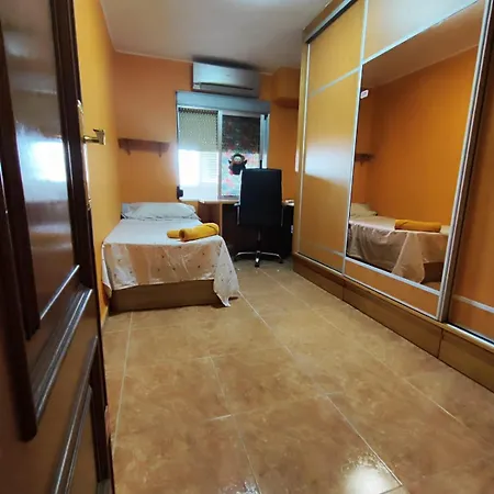 Avenida Del Puerto Private ホームステイ *